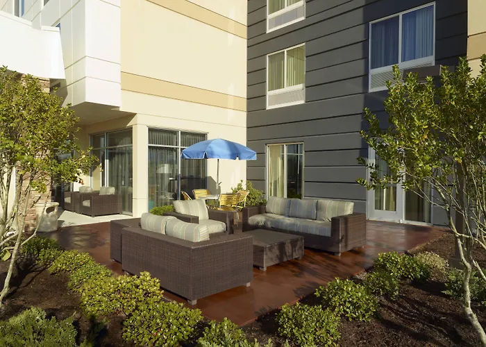 Fairfield Inn & Suites By Marriott Fayetteville North