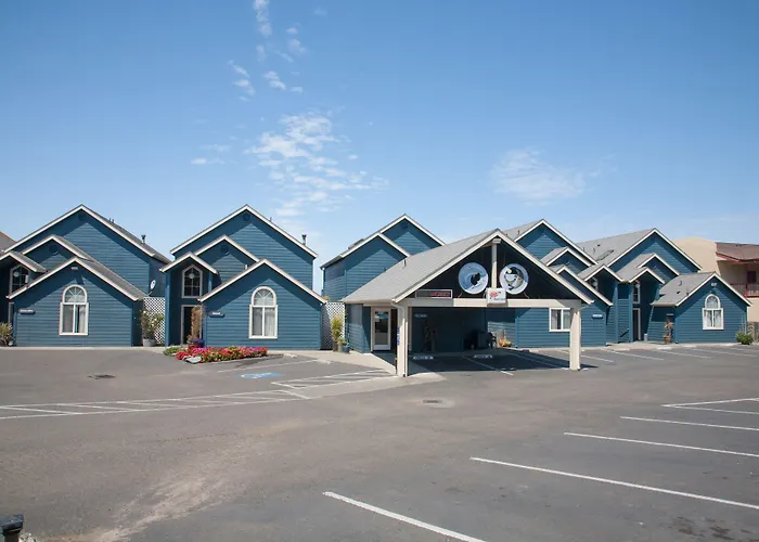 Surf And Sand Lodge