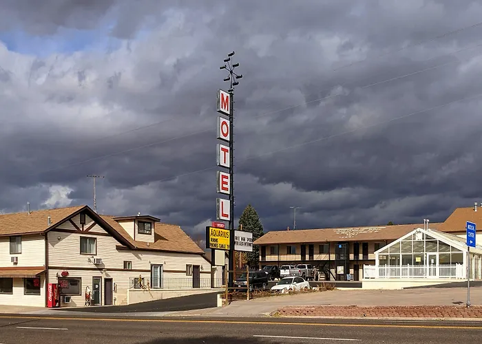 Aquarius Inn