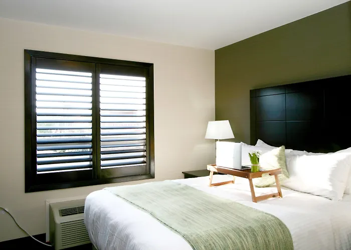 Foxwood Inn & Suites Drayton Valley