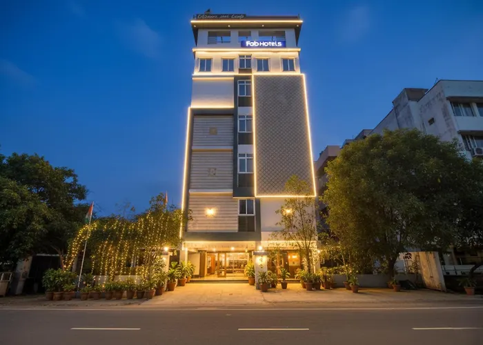 Hotel Corner Courtyard