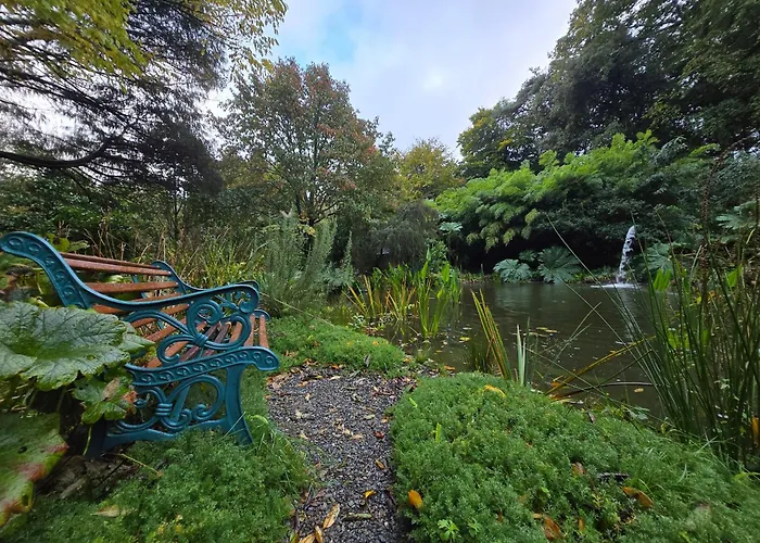 Pinetum Garden Retreats