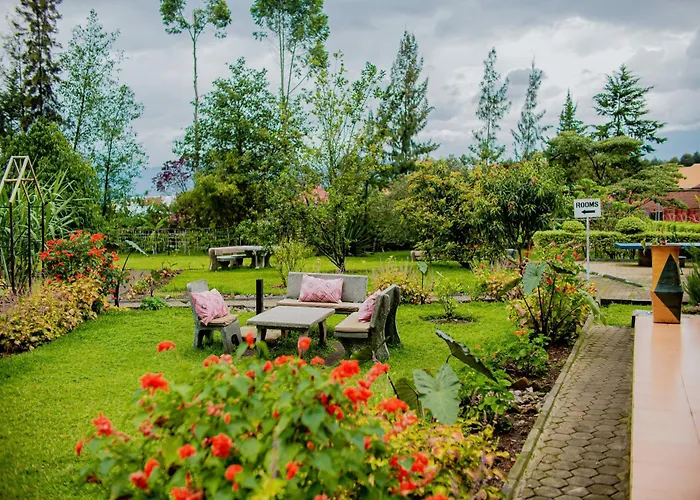 Karisimbi Cave Resort
