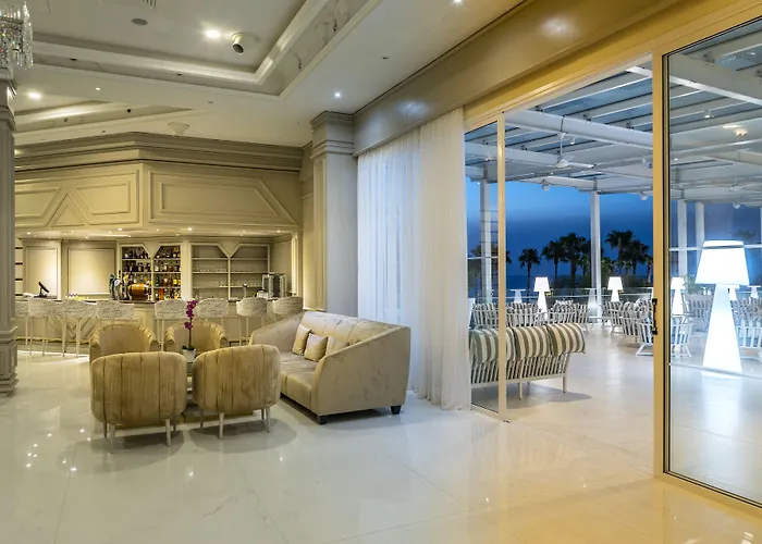 Constantinos The Great Beach Hotel