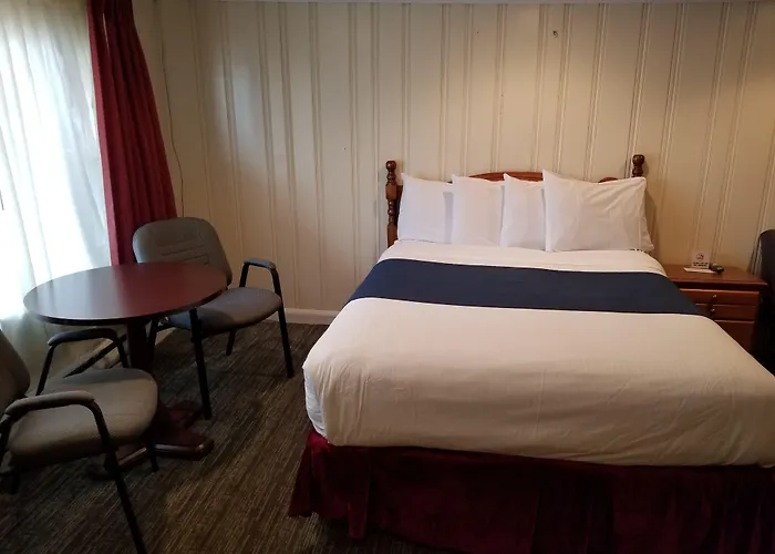 Tides Motel - Hampton Beach