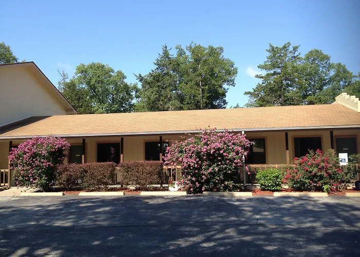 Shady Acre Inn And Suites