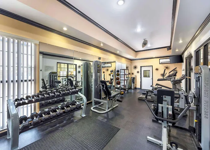 Best Western Plus Emerald Inn & Suites