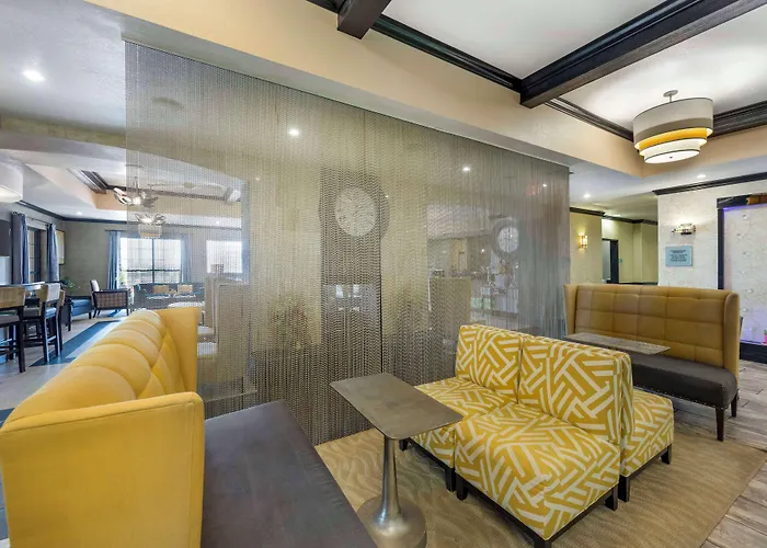 Best Western Plus Emerald Inn & Suites