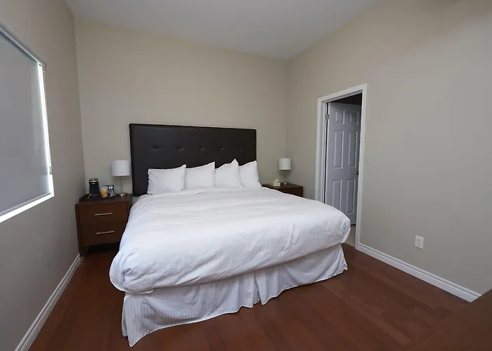 Wasaga Riverdocks Hotel Suites