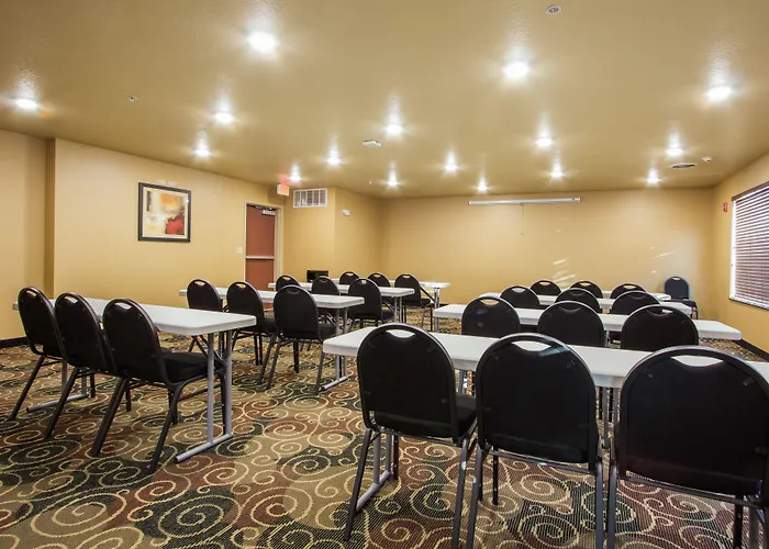 Cobblestone Inn & Suites - Corry