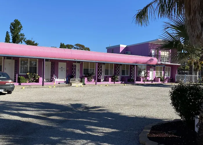 Paddle Steamer Motel