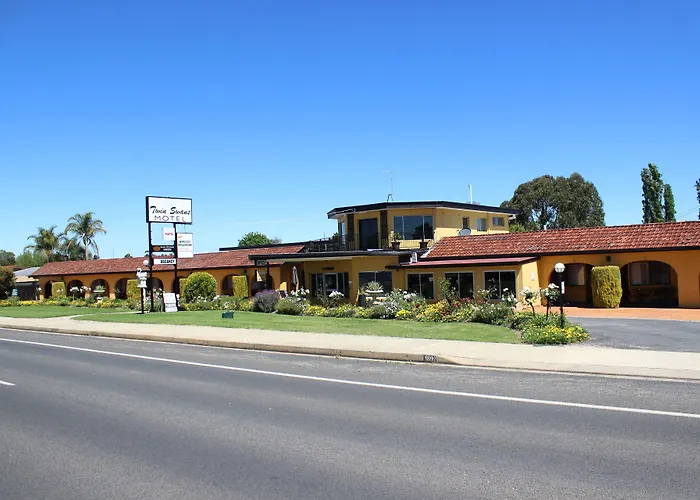 Twin Swans Motel