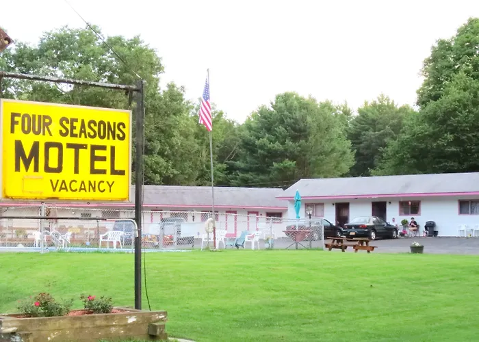 Four Seasons Motel