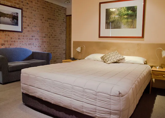 Baybrook Motor Inn