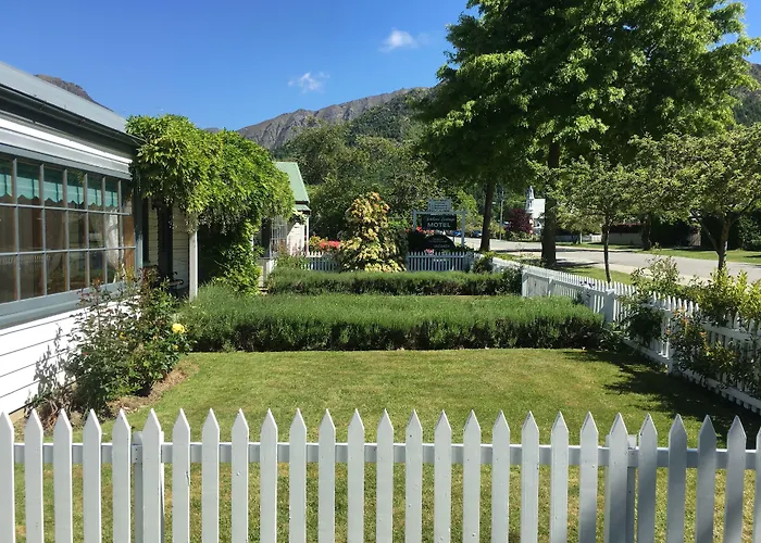 Settlers Cottage Motel