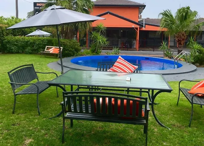 Country Leisure Motor Inn