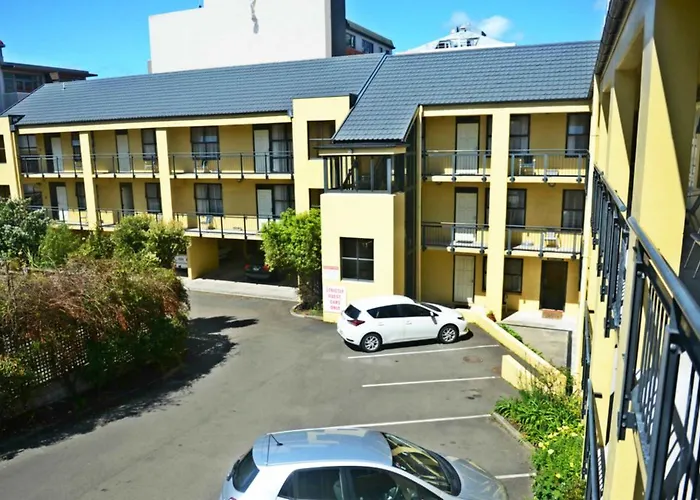 Victoria Court Motor Lodge - Spa & Free Parking