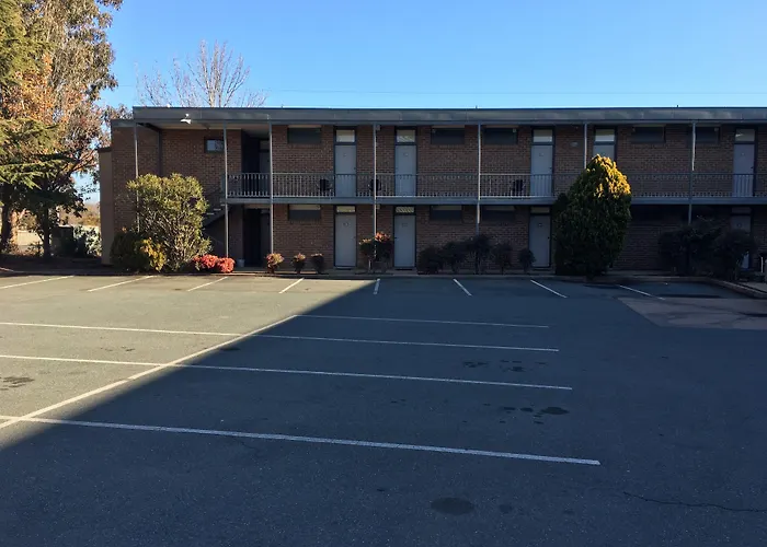 Red Cedars Motel
