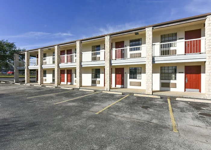 Windcrest Inn And Suites