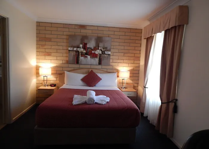 Cotswold Motor Inn