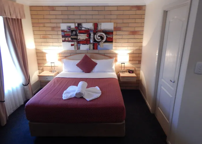 Cotswold Motor Inn