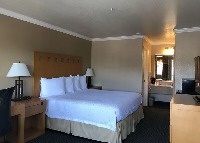 Lake Point Lodge