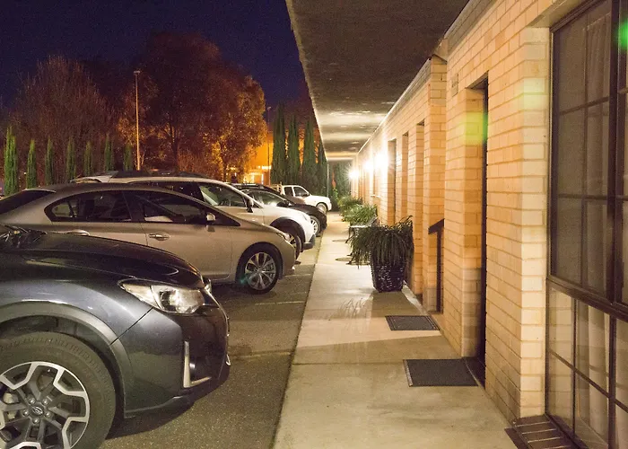 Centralpoint Motel