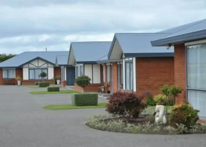 Tudor Lodge Motel