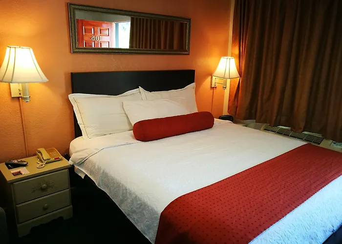 Merida Inn & Suites