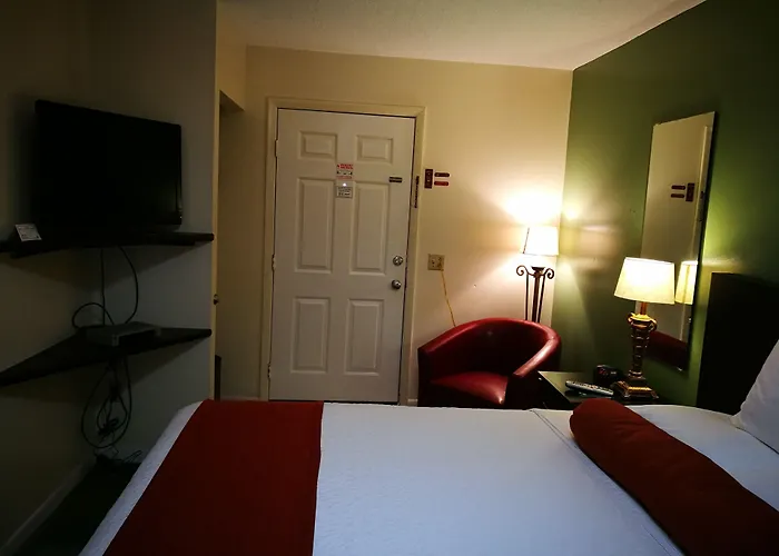 Merida Inn & Suites