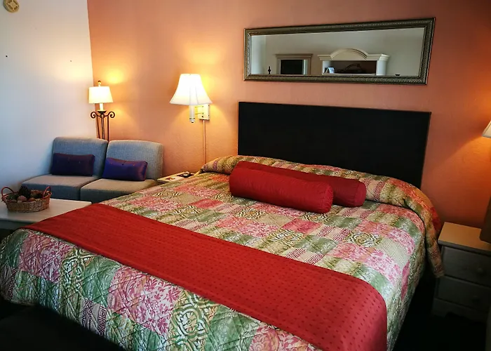 Merida Inn & Suites