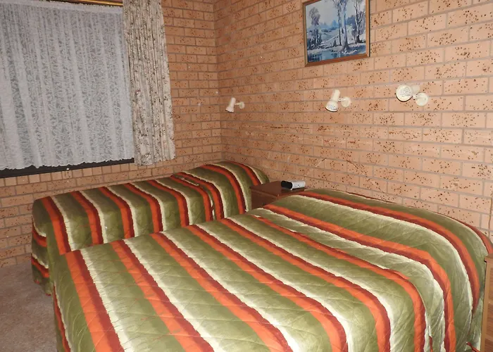 Lone Pine Motel