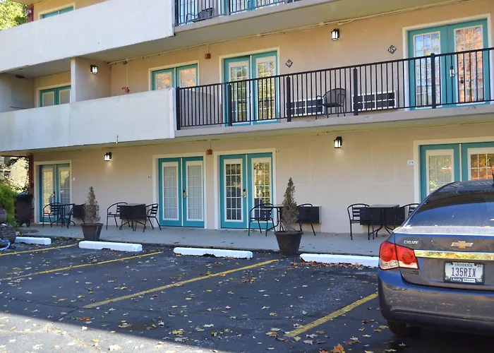 Cascades Inn