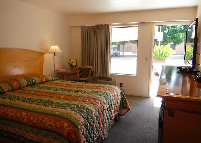 Colusa Riverside Inn