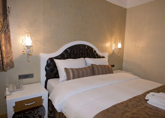 Golden Deluxe Hotel