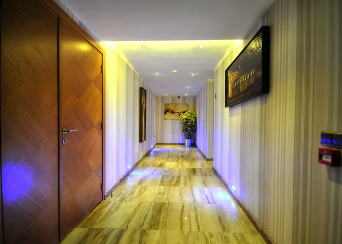 Golden Deluxe Hotel
