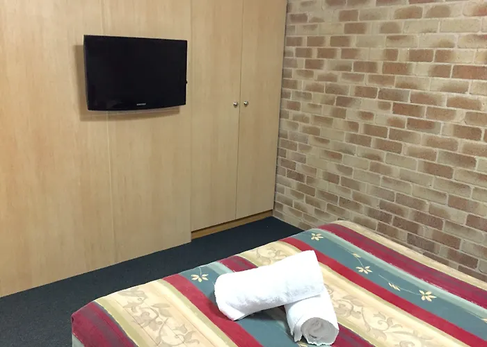 Country Gardens Motor Inn