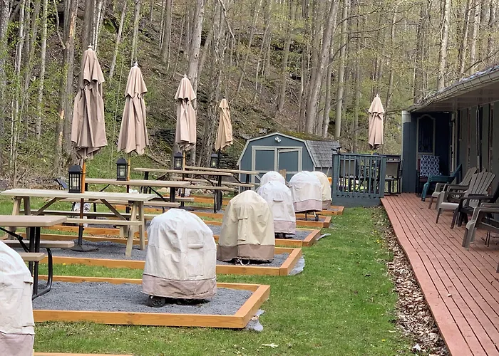 Starlite Motel & Suites