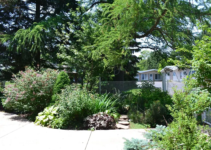 Stratford Suburban Motel