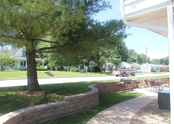Green Acres Hotel