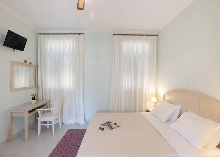 999 Luxury Hotel