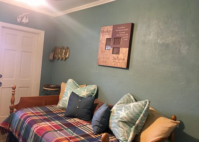 Shamrock Cove Inn