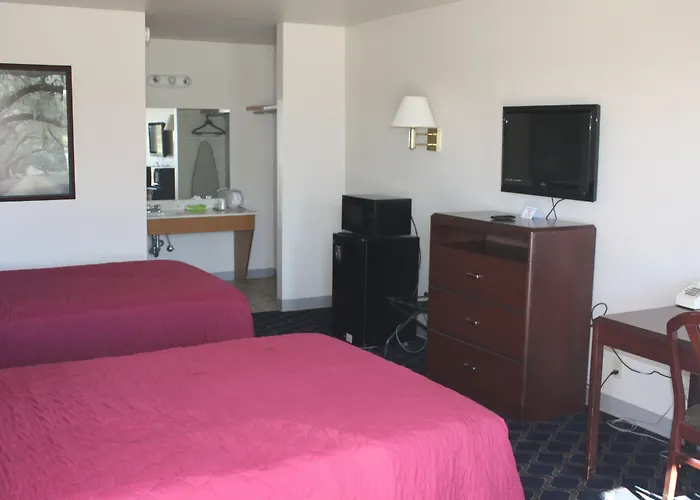 Boomtown Inn