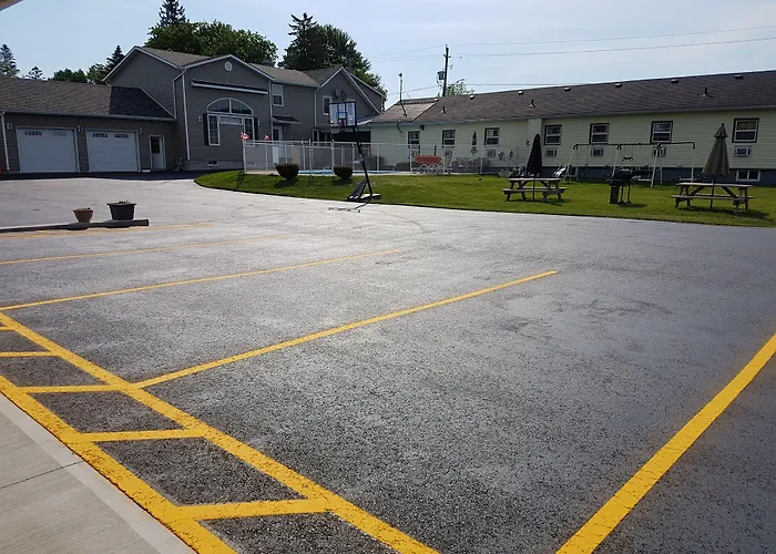 Fox Motor Inn
