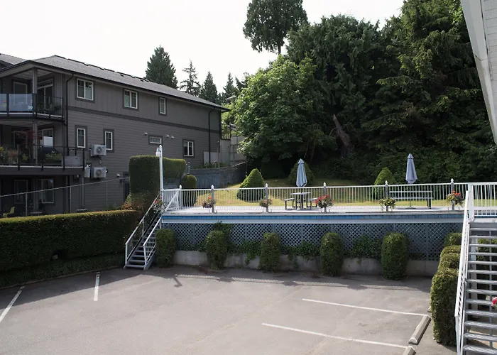 Ocean Crest Motel