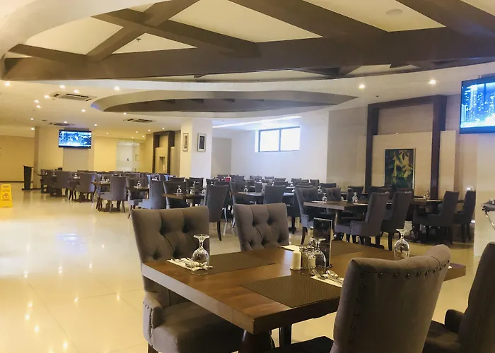 Golden Phoenix Hotel - Manila