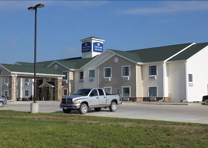 Cobblestone Inn & Suites-Winterset