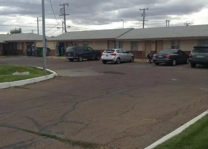 Ski'S Western Motel