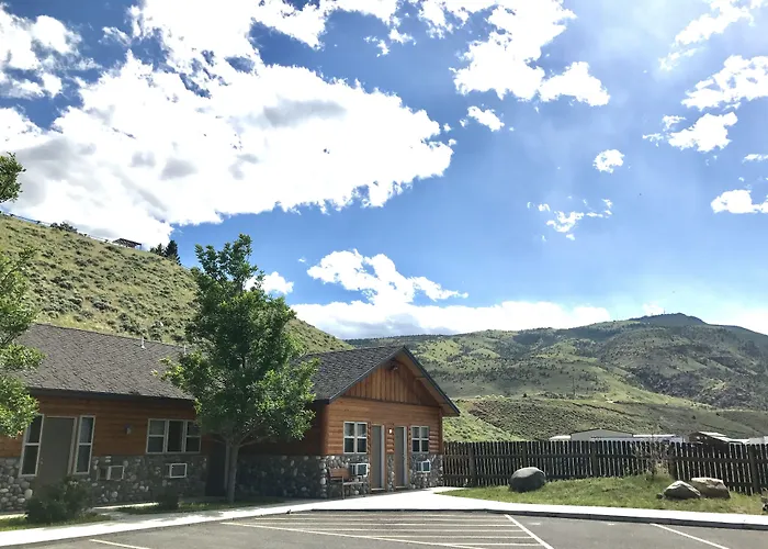 Holiday Lodge