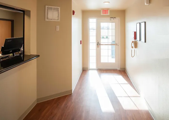 Extended Stay America Select Suites - Kansas City - Stadium